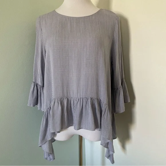 Simply Vera Wang Women’s Asymmetrical Blue Striped Blouse Size M - Picture 2 of 13